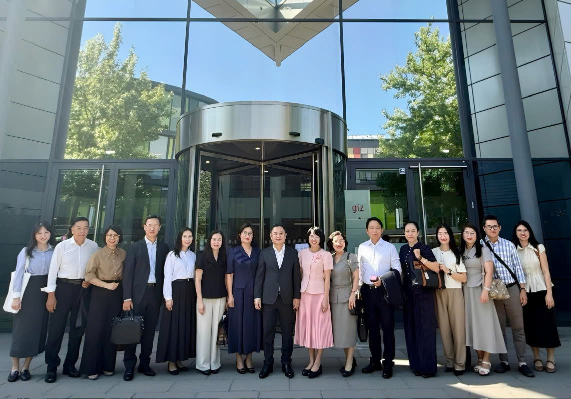 29.6 1NHNN và GIZ thúc đẩy hợp tác chiến lược về tài chính xanh và phát triển bền vững (1).jpg